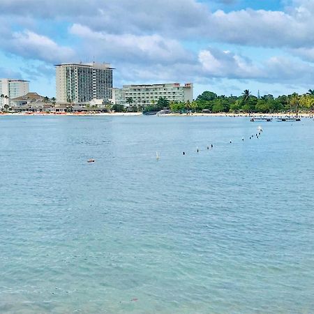 Beach Penthouse A25 Sandcastles Ocho Rios Bagian luar foto