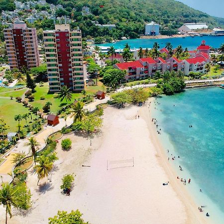 Beach Penthouse A25 Sandcastles Ocho Rios Bagian luar foto