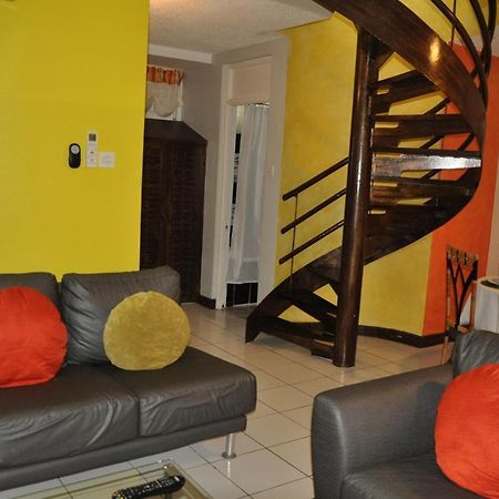 Beach Penthouse A25 Sandcastles Ocho Rios Bagian luar foto