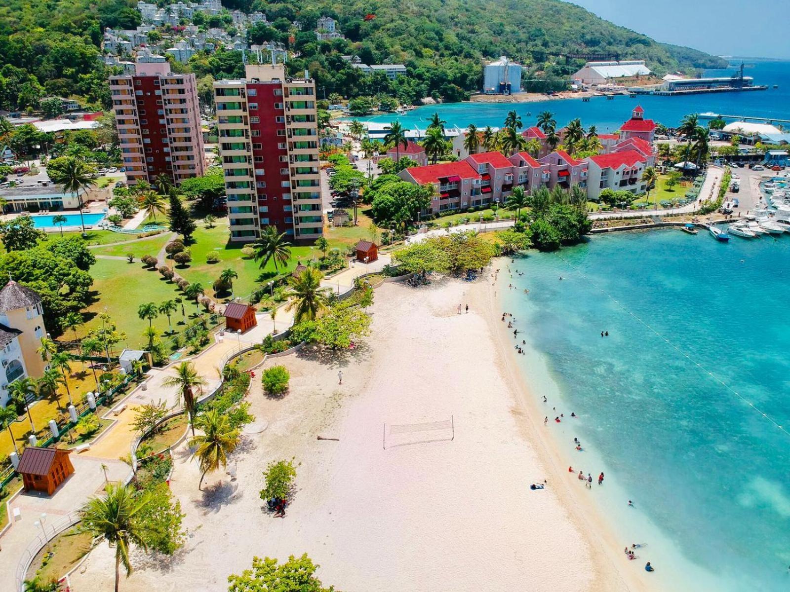 Beach Penthouse A25 Sandcastles Ocho Rios Bagian luar foto
