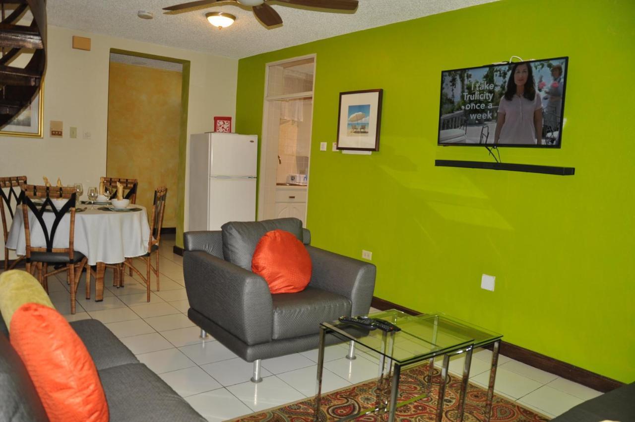Beach Penthouse A25 Sandcastles Ocho Rios Bagian luar foto