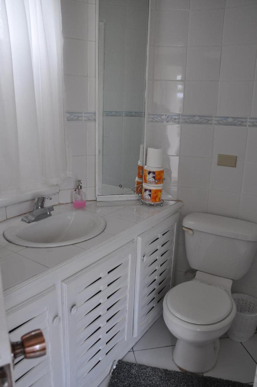 Beach Penthouse A25 Sandcastles Ocho Rios Bagian luar foto